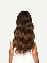 Load image into Gallery viewer, 20" Seamless Dark Brown Highlights Clip-Ins - 20" (180g)
