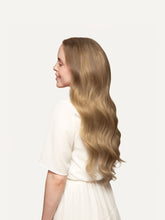 Load image into Gallery viewer, 20" Seamless Natural Blonde Volume Bundle Clip-Ins - 20" (225g)
