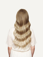 Load image into Gallery viewer, 20" Classic Natural Blonde Balayage Clip-Ins - 20" (160g)
