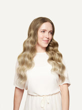 Load image into Gallery viewer, 20" Classic Natural Blonde Balayage Volume Bundle - 20" (265g)
