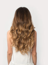 Load image into Gallery viewer, 20" Classic Ombre Blonde Clip-Ins (160g) - 20" (160g)
